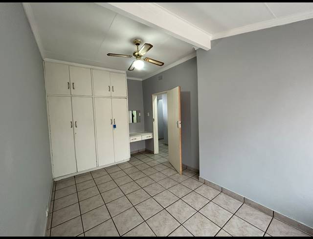 2 BEDROOM FLAT TO LET IN THREE RIVERS